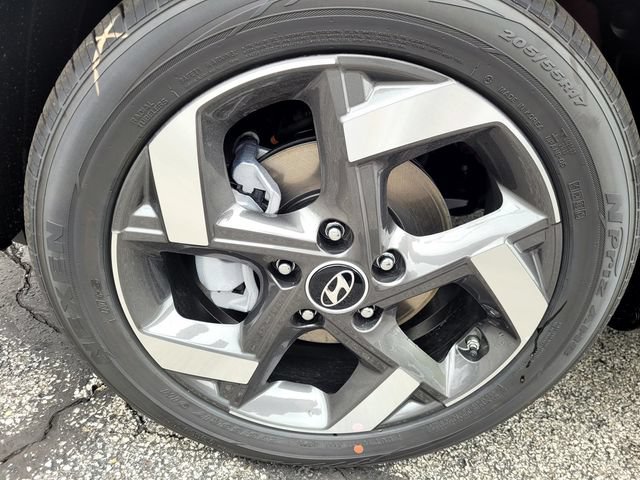 New 2025 Hyundai Venue SEL FWD image 13