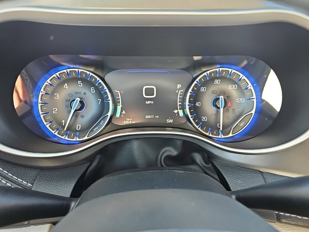 Certified 2024 Chrysler Pacifica Touring-L FWD image 30