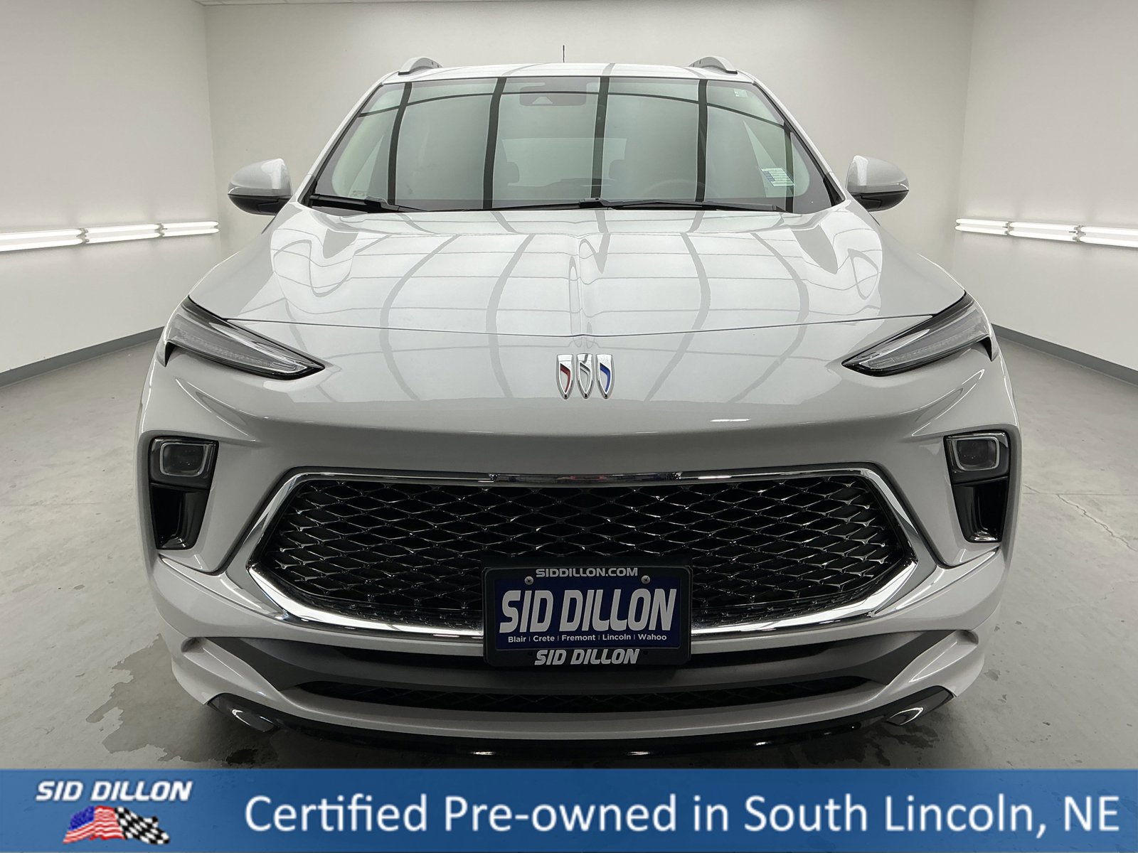 Used 2025 Buick Encore GX Avenir image 2