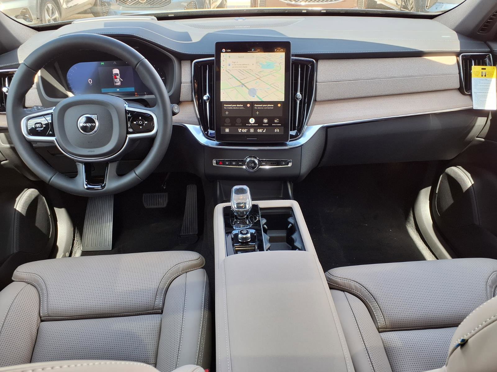 New 2026 Volvo XC90 T8 Ultra w/ Protection Package Premier image 11