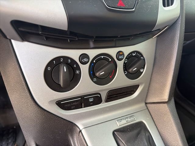 Used 2013 Ford Focus SE FWD image 18