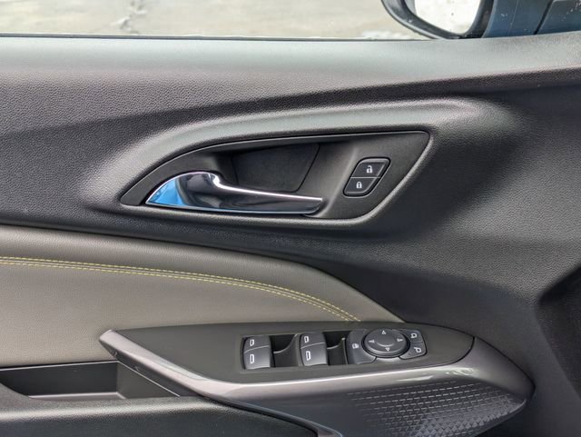 Used 2025 Chevrolet Trax ACTIV w/ Sunroof Package image 12