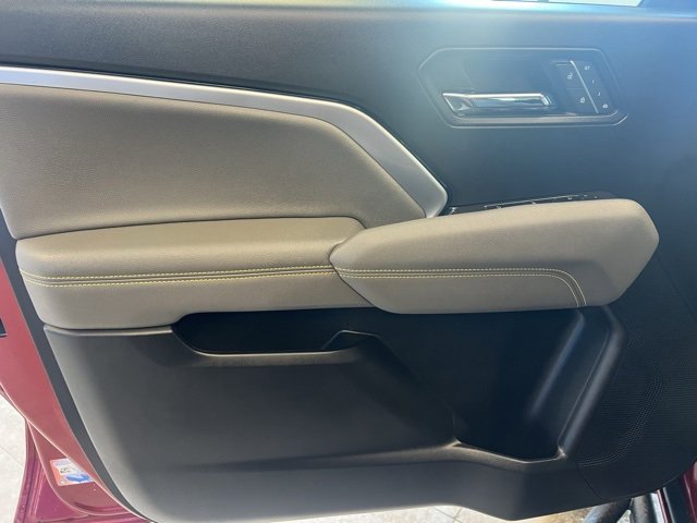 Used 2025 Chevrolet Colorado ZR2 w/ Technology Package image 19