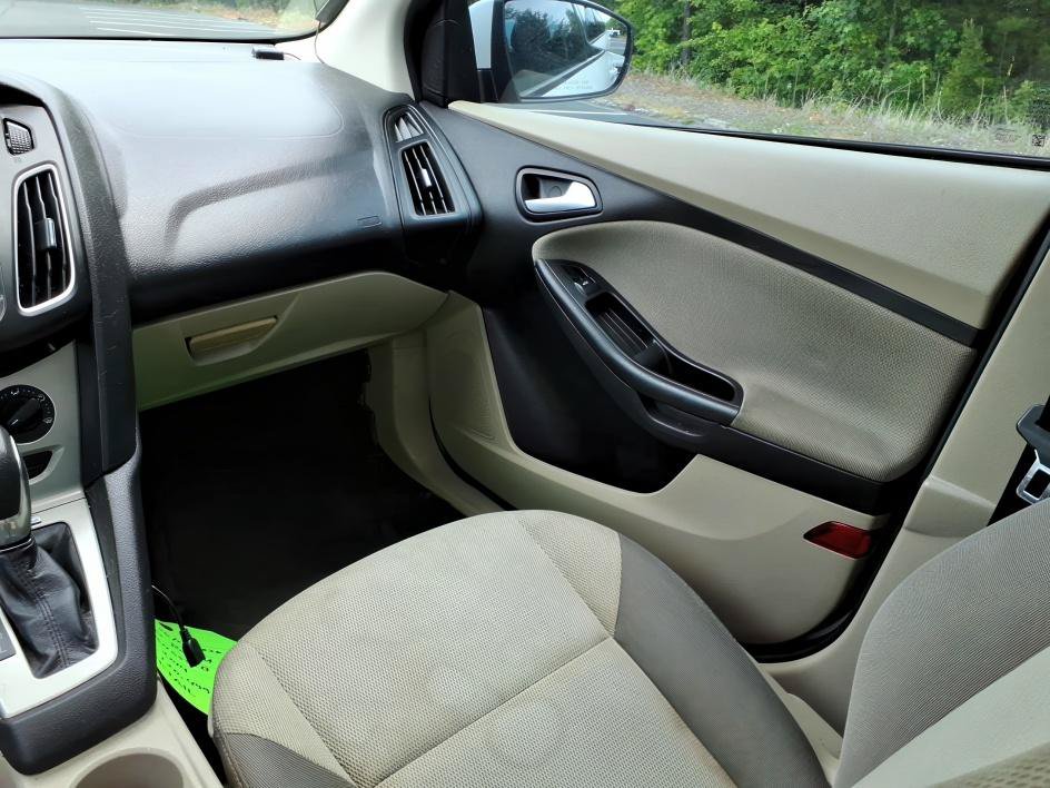 Used 2014 Ford Focus SE FWD image 15