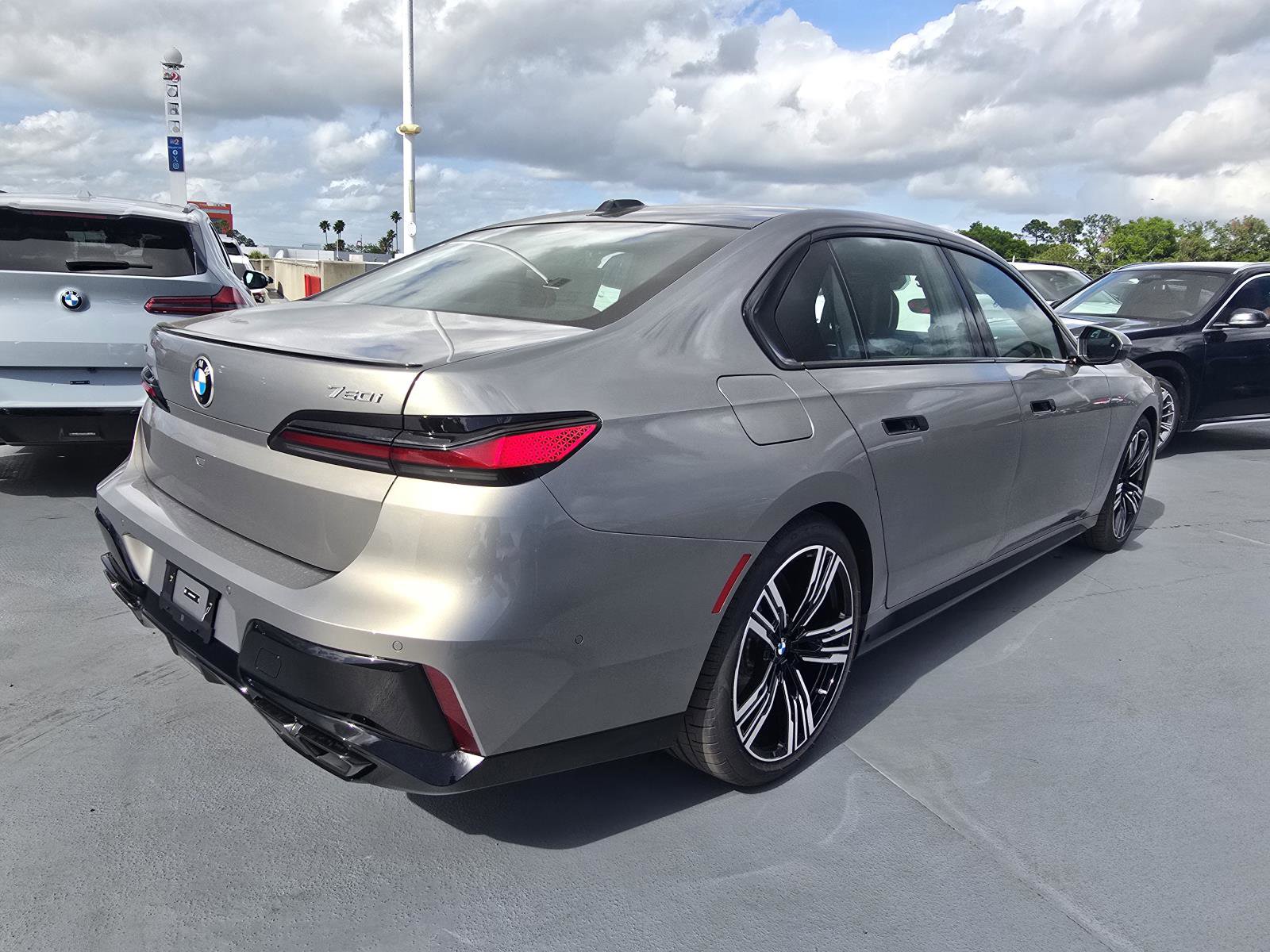 New 2026 BMW 760i xDrive w/ Executive Package image 22