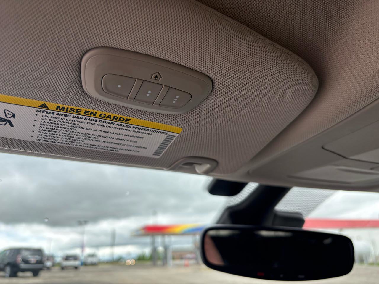 Used 2020 Chrysler Pacifica Touring w/ Advanced Safetytec Group FWD image 25