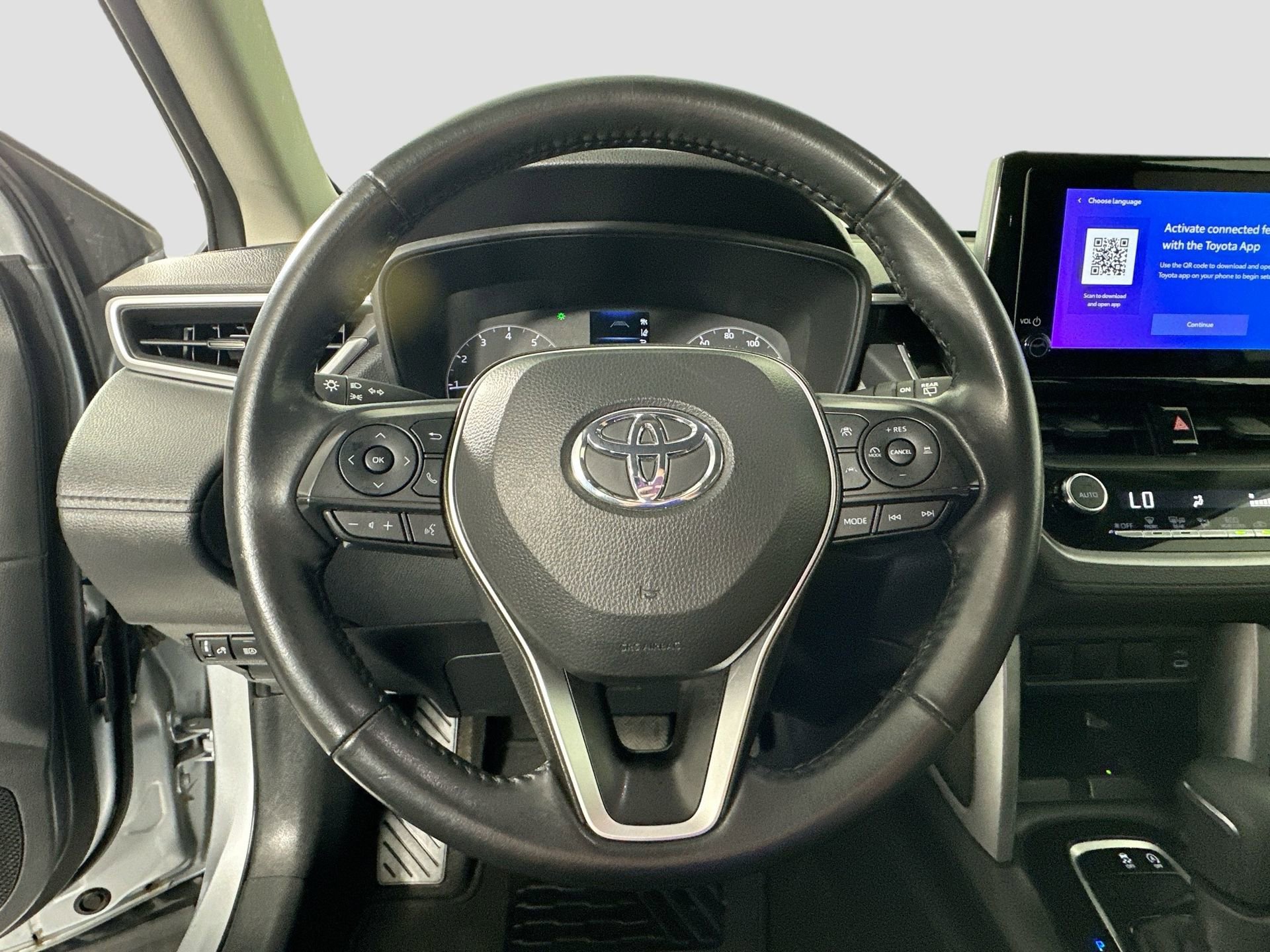 Used 2024 Toyota Corolla Cross LE image 12