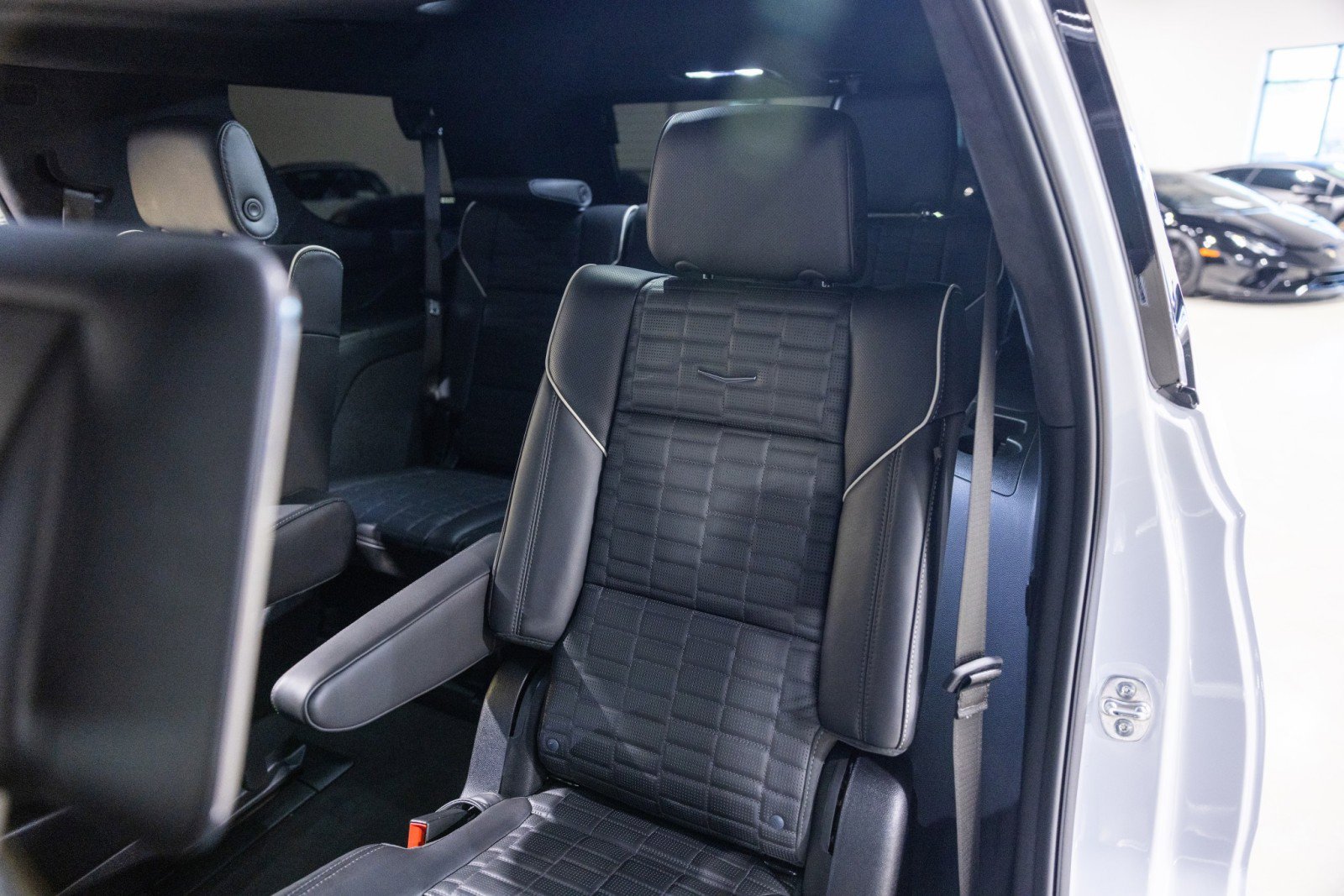 Used 2026 Cadillac Escalade V w/ LPO, ONYX Package AWD/4WD image 36