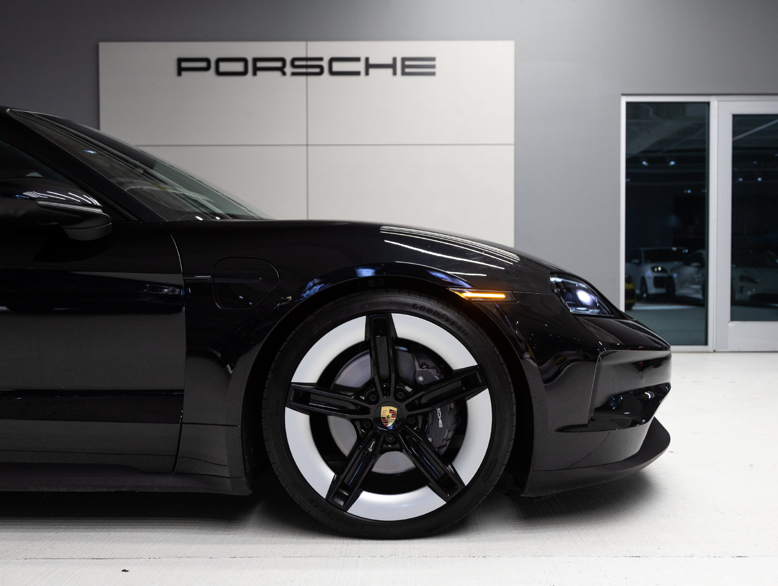 Certified 2025 Porsche Taycan AWD/4WD image 11