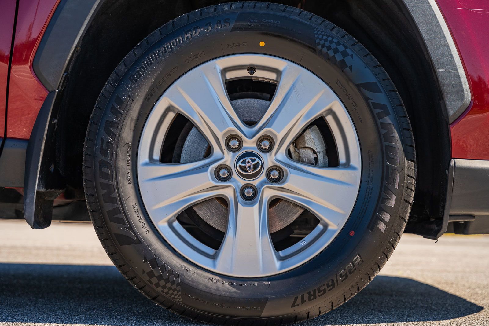 Used 2021 Toyota RAV4 XLE w/ Convenience Package image 9