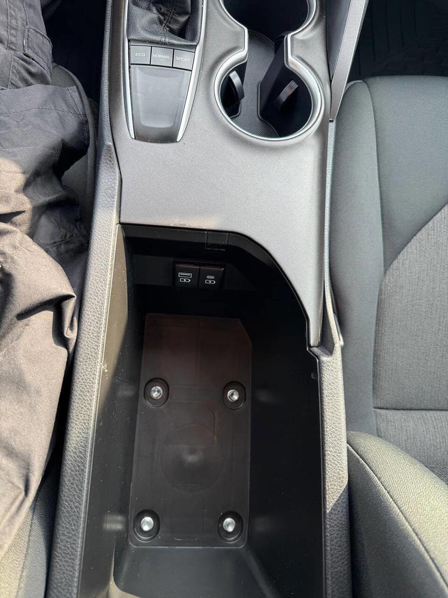 Used 2022 Toyota Camry LE image 33