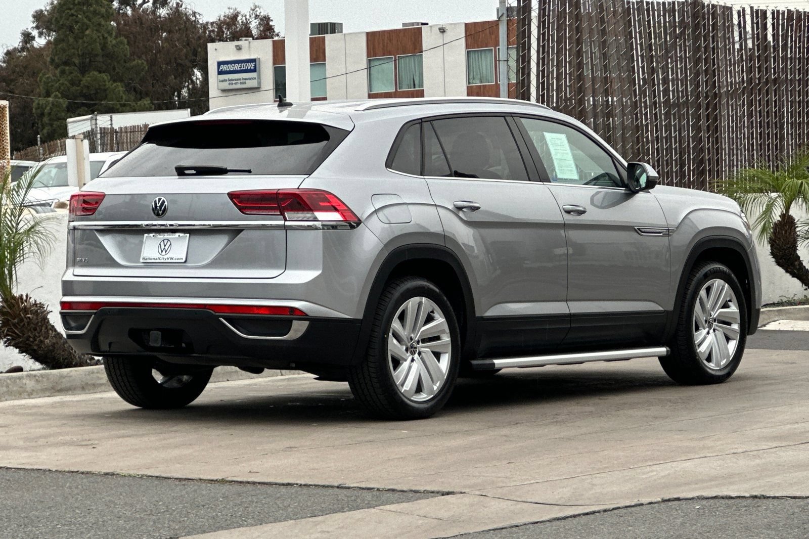 Certified 2023 Volkswagen Atlas Cross Sport SE FWD image 4