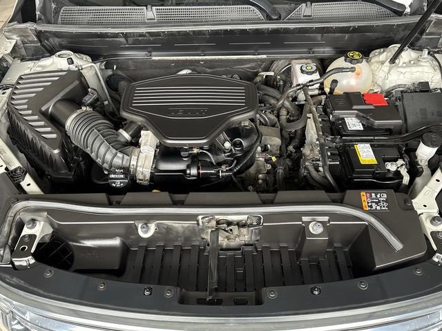 Used 2023 GMC Acadia AT4 w/ Preferred Package image 30