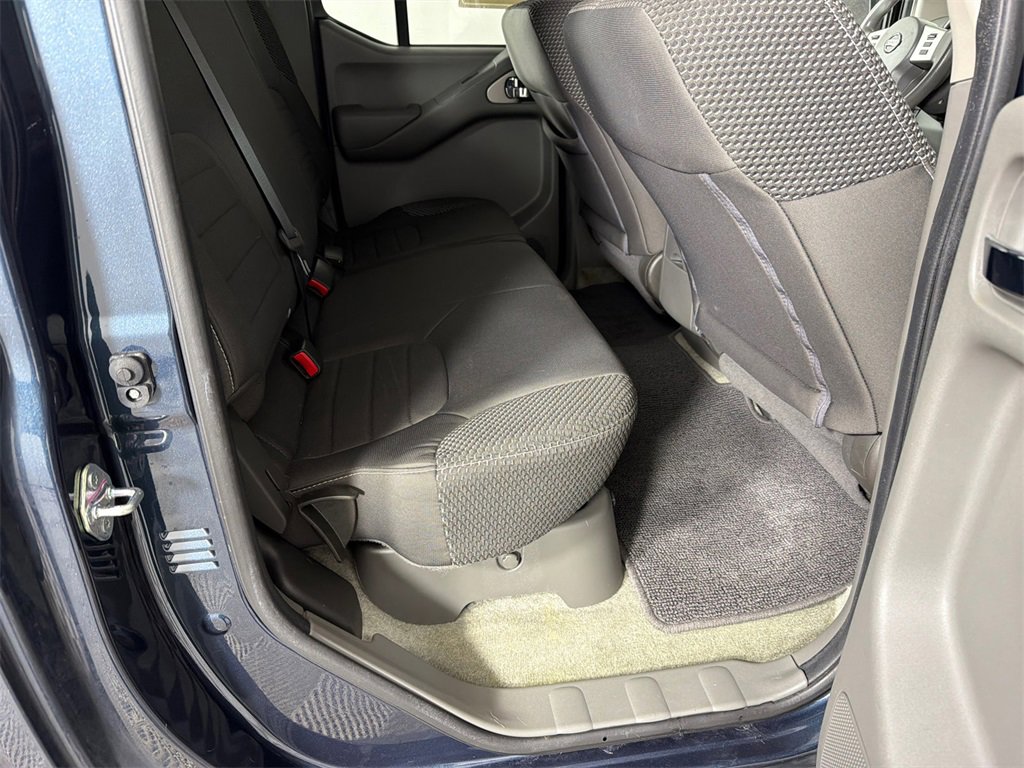 Used 2018 Nissan Frontier SV image 15