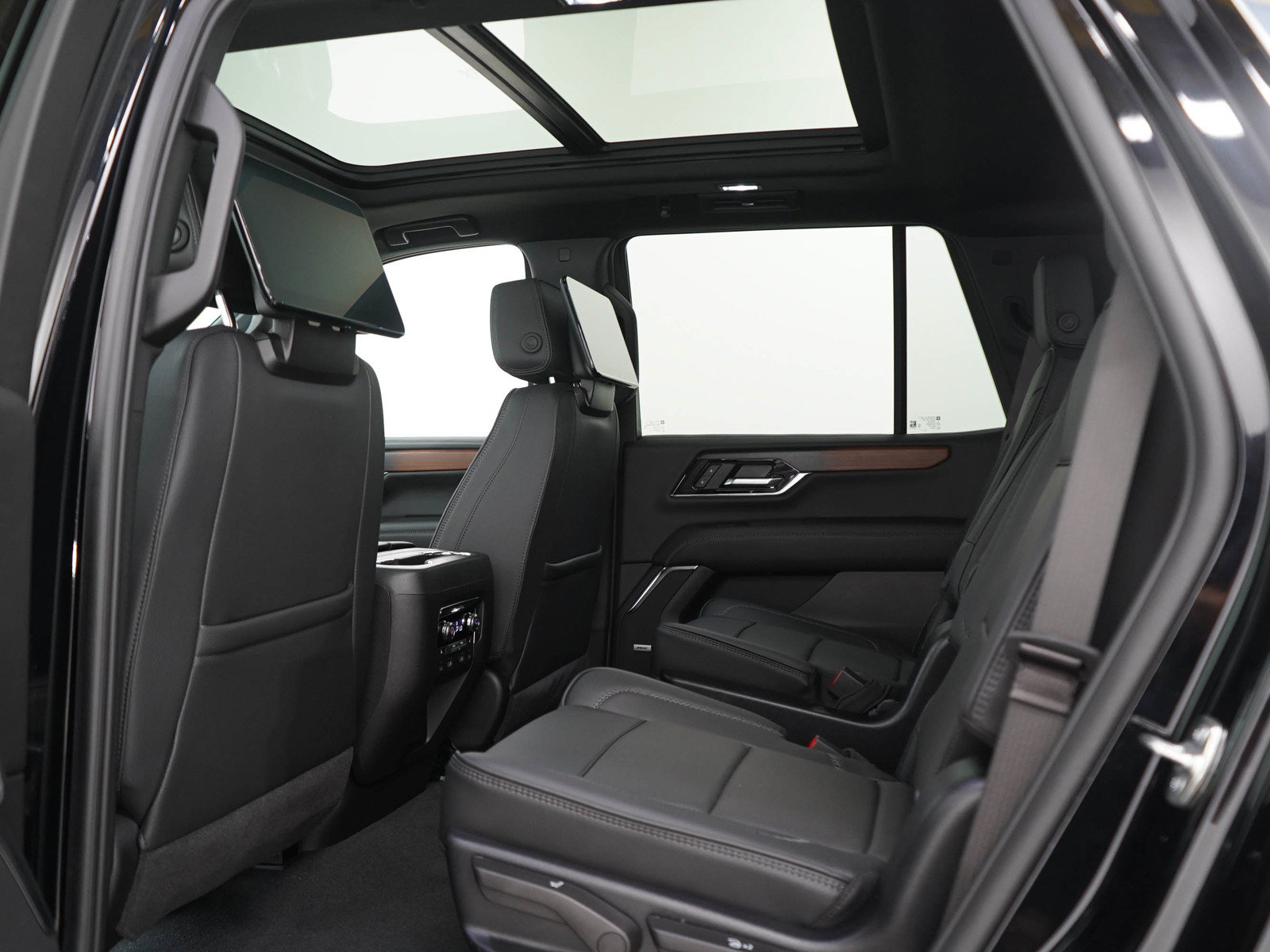 Used 2025 GMC Yukon Denali w/ Denali Reserve Package AWD/4WD image 19