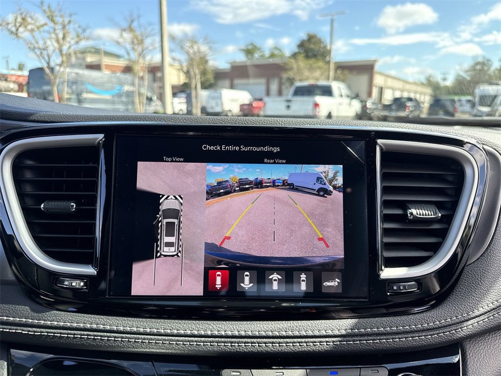 New 2026 Chrysler Pacifica Select image 22