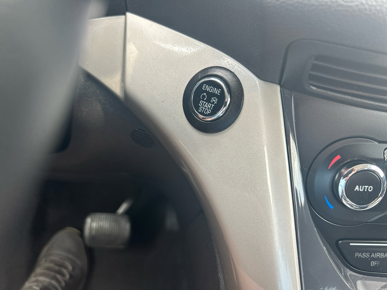 Used 2013 Ford C-MAX Energi SEL image 16