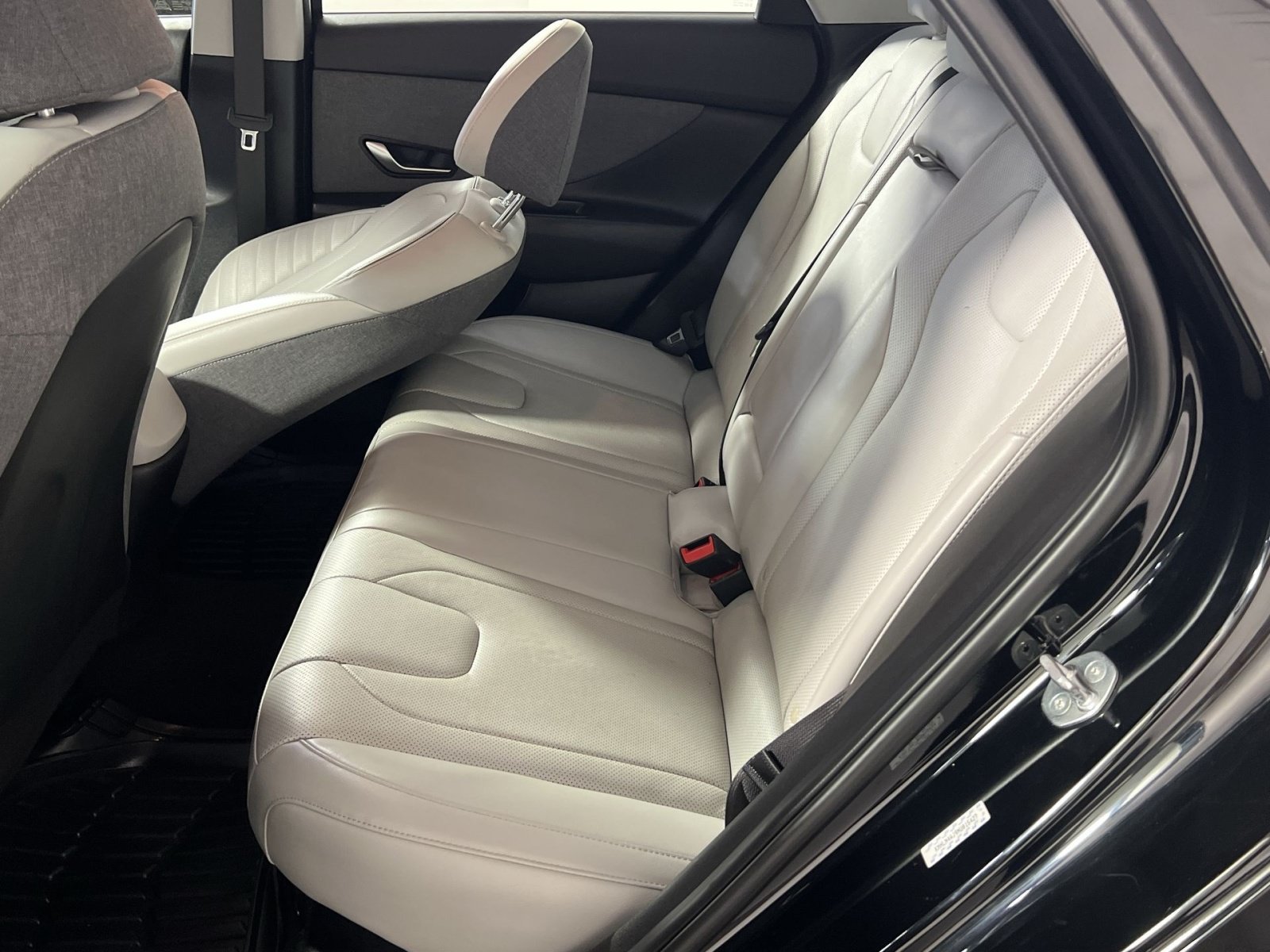 Used 2022 Hyundai Elantra Limited w/ Cargo Package FWD image 26