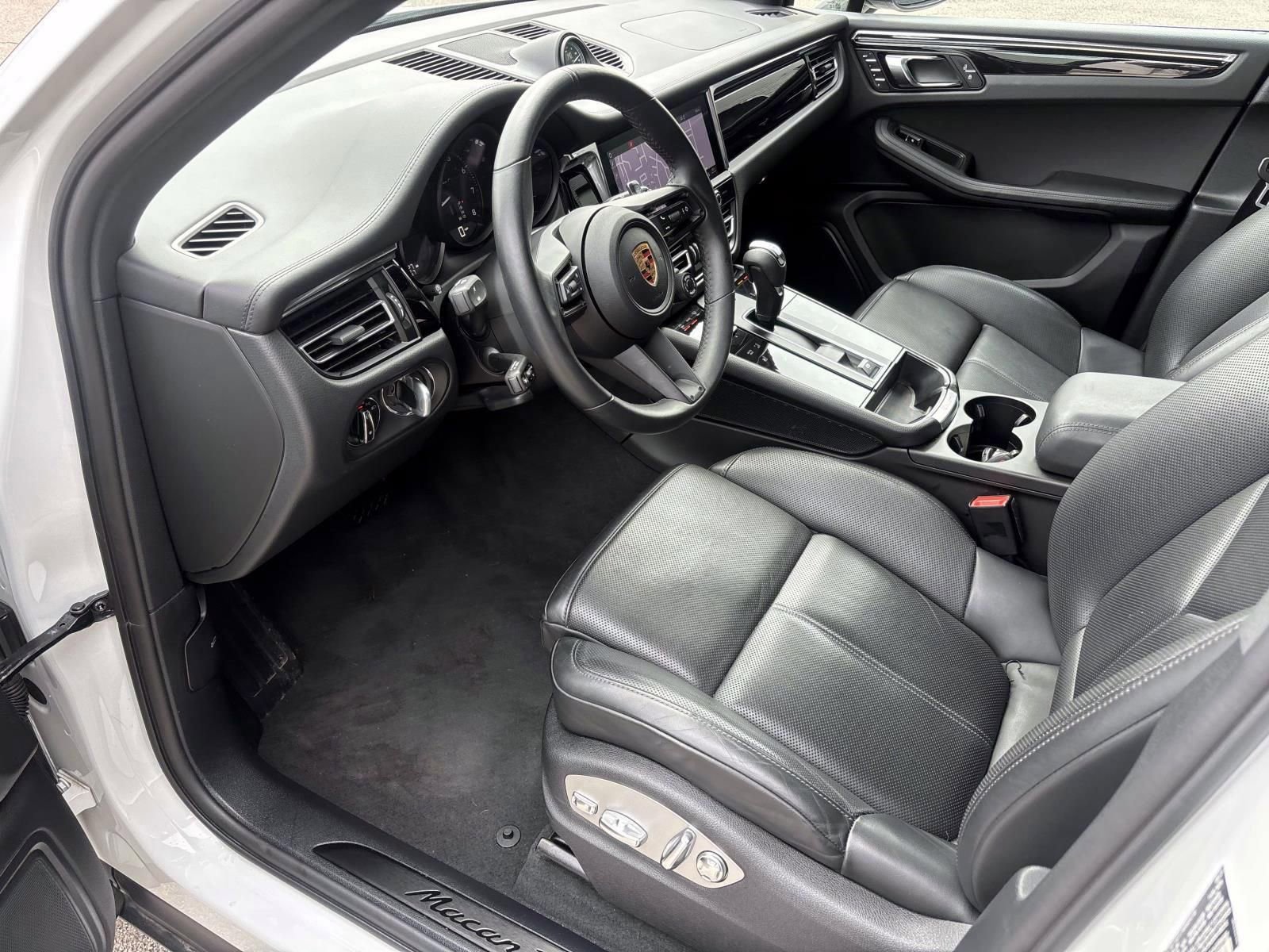 Used 2025 Porsche Macan Turbo image 19