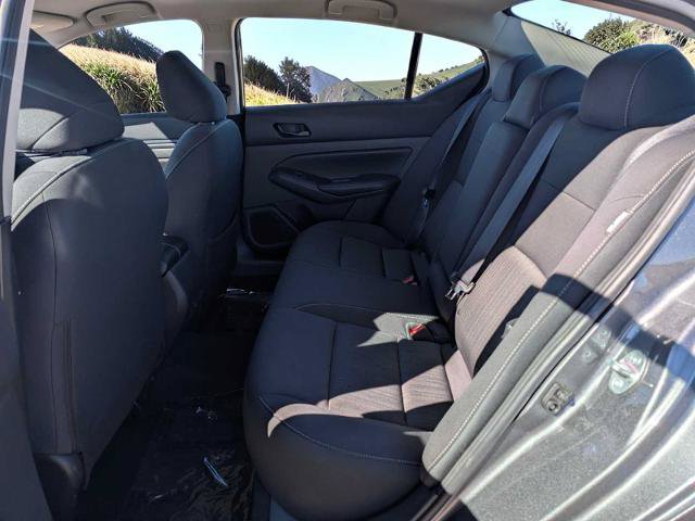 Used 2025 Nissan Altima 2.5 SV FWD image 14