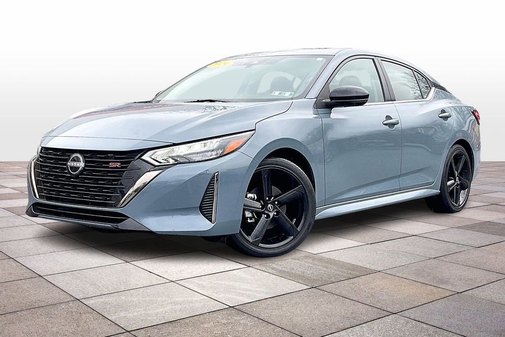 Used 2024 Nissan Sentra SR w/ SR Premium Package image 2