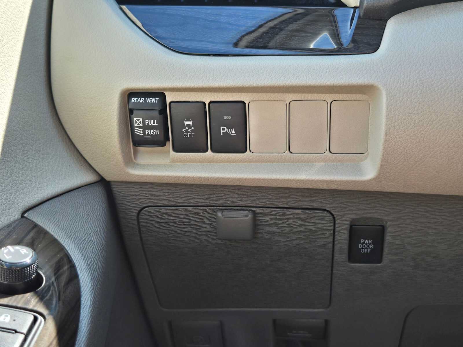 Certified 2020 Toyota Sienna XLE w/ XLE Navigation Package AWD/4WD image 34