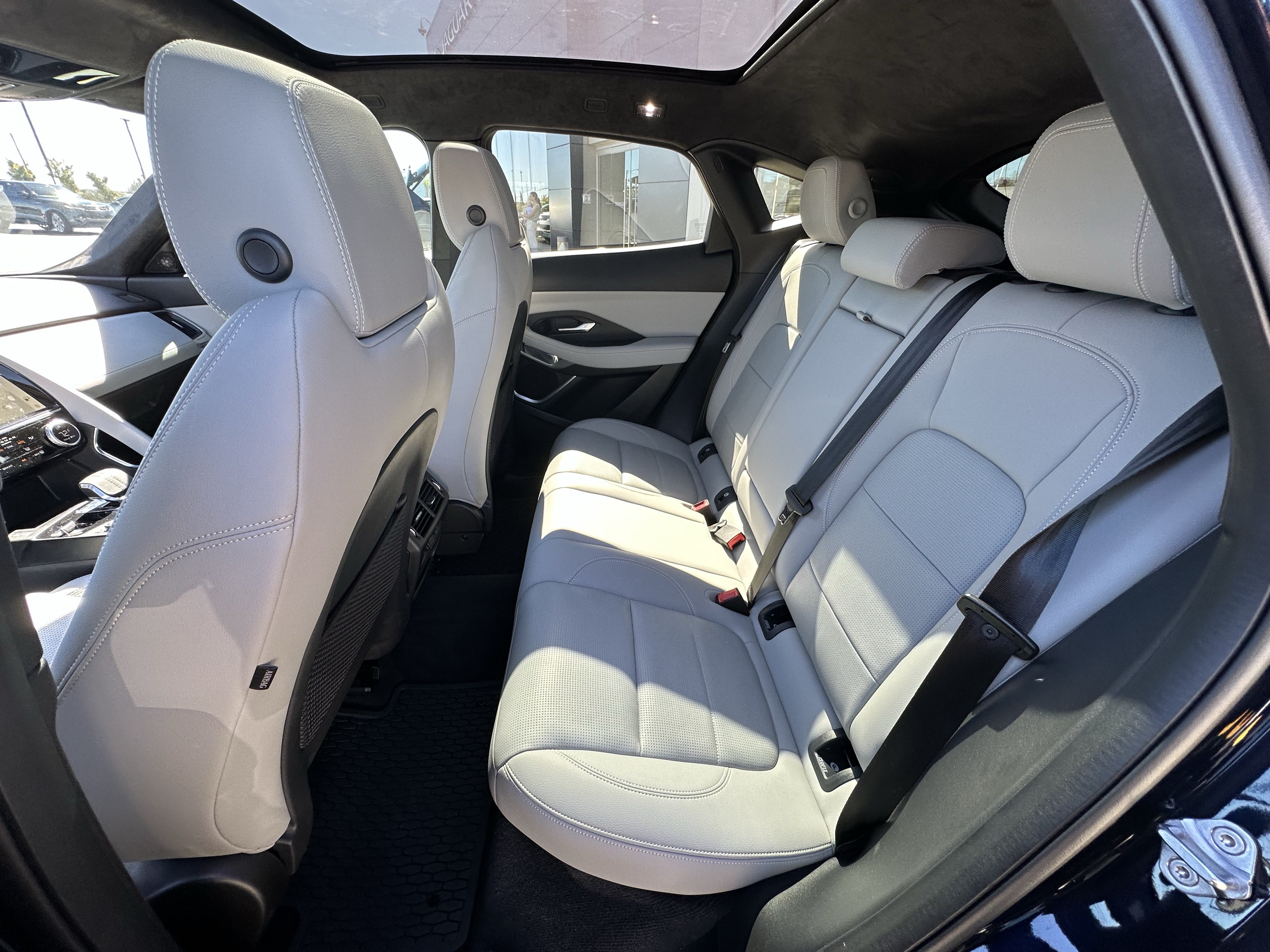 Certified 2024 Jaguar E-PACE R-Dynamic SE AWD/4WD image 31