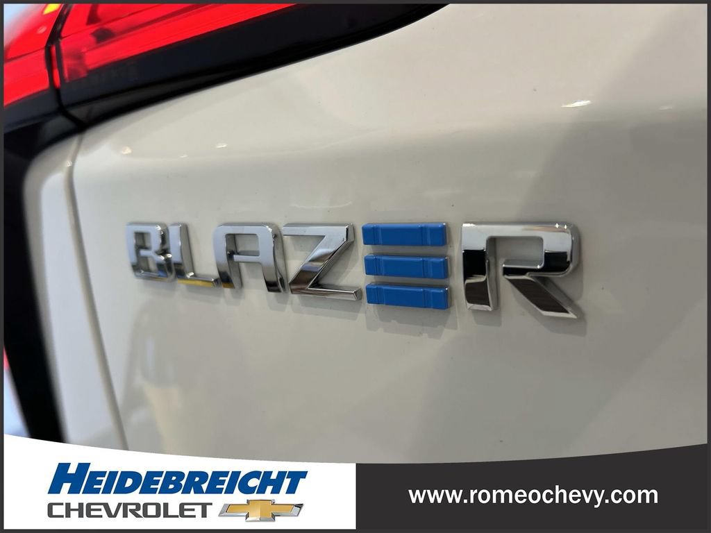 Used 2024 Chevrolet Blazer EV LT AWD/4WD image 37