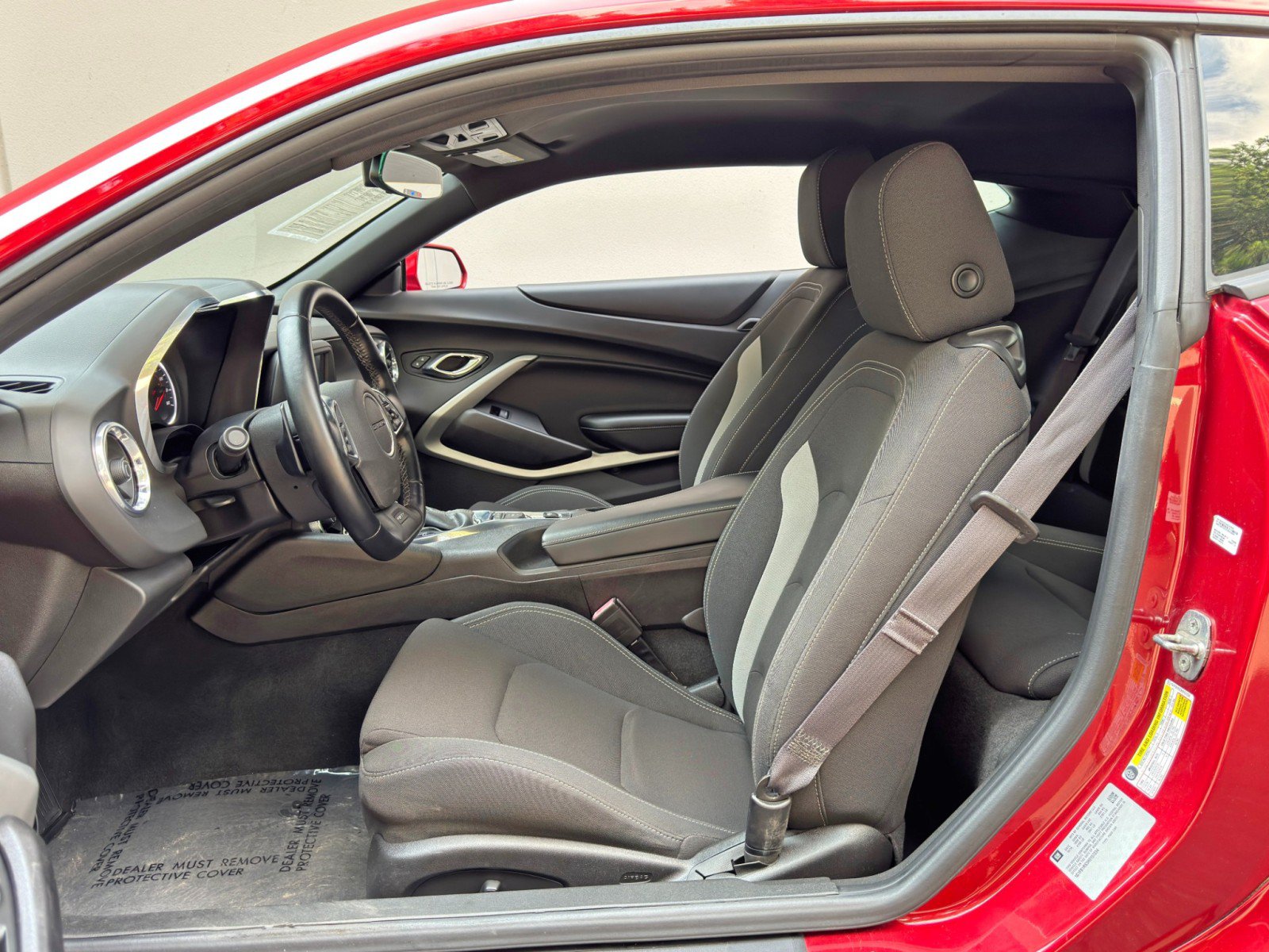 Used 2017 Chevrolet Camaro LT RWD image 15
