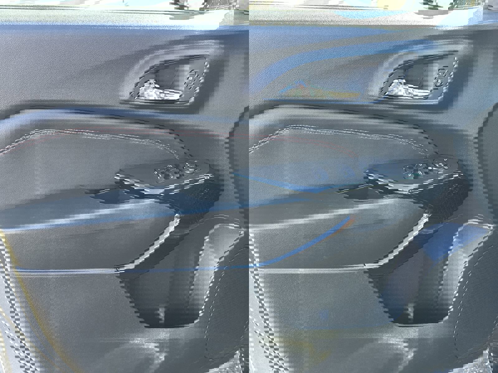 Used 2025 Chevrolet Trax RS w/ Driver Confidence Package image 14