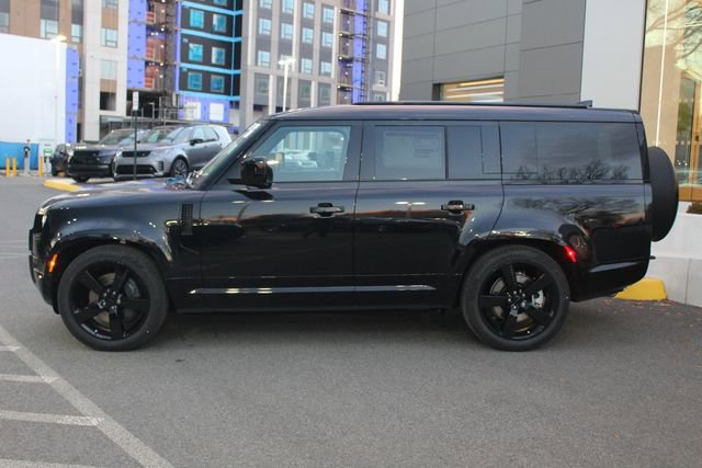 New 2026 Land Rover Defender 130 X-Dynamic SE image 6