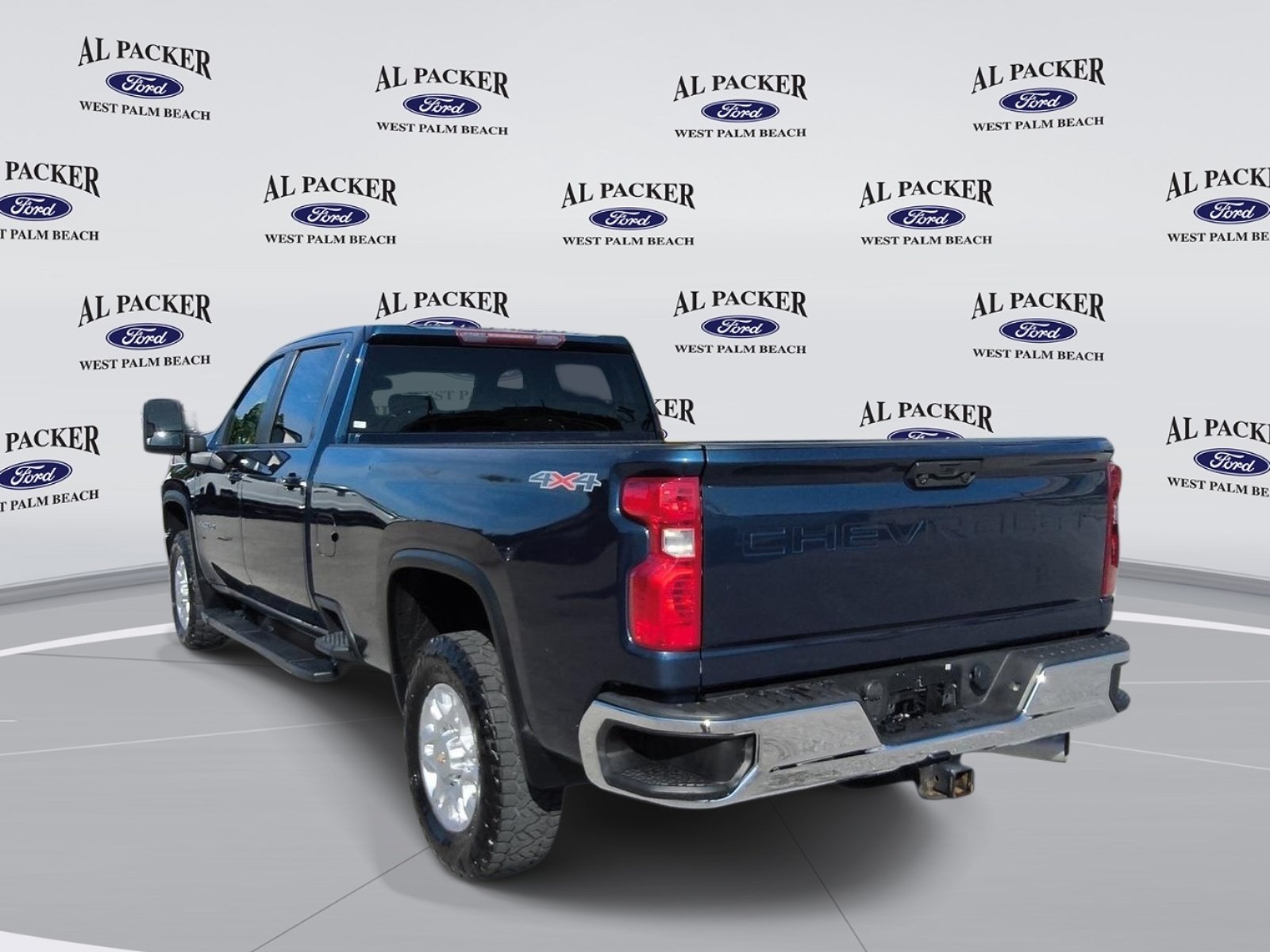 Used 2022 Chevrolet Silverado 2500 LT w/ Convenience Package AWD/4WD image 3
