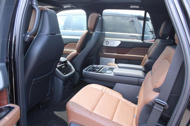 New 2023 Lincoln Navigator Reserve image 12