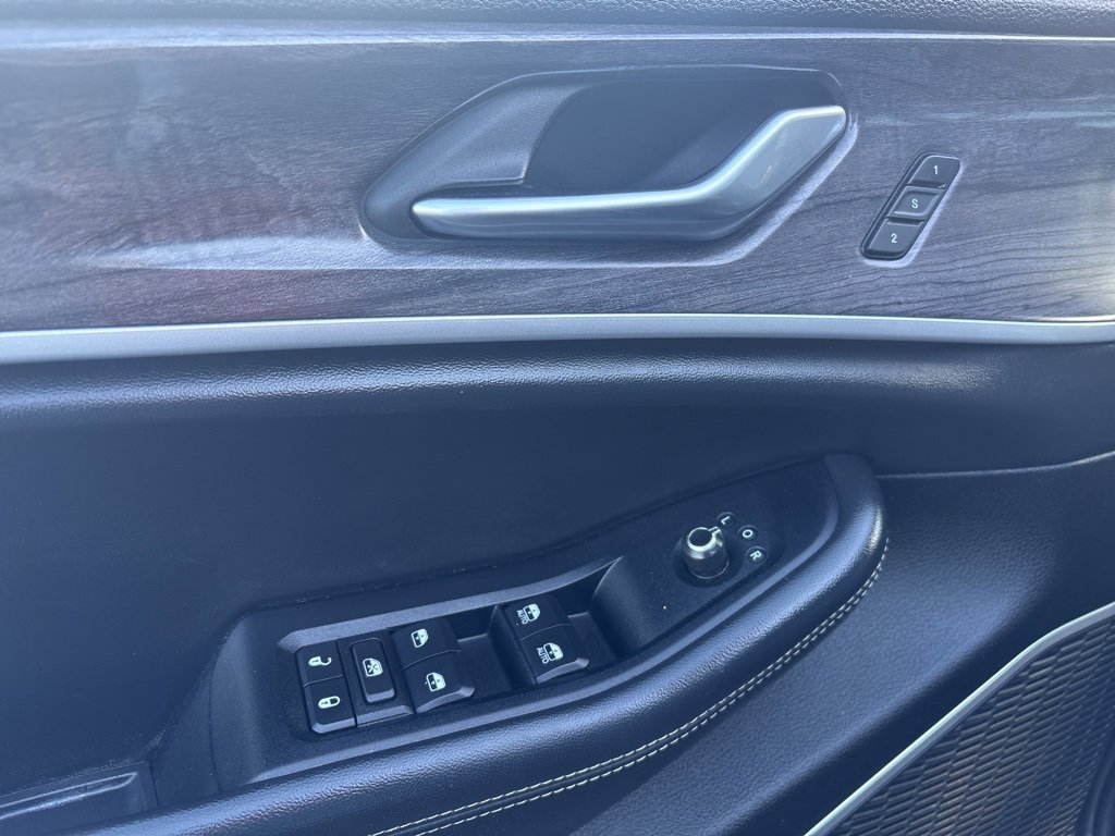 Used 2022 Jeep Grand Cherokee L Limited image 21