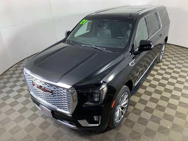 Used 2021 GMC Yukon XL Denali w/ Advanced Technology Package AWD/4WD image 9