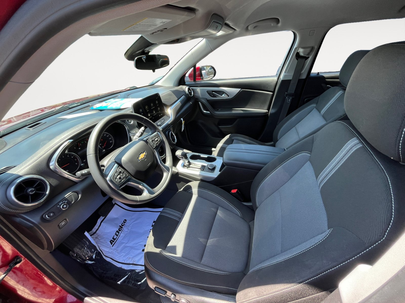 Used 2024 Chevrolet Blazer LT FWD image 21