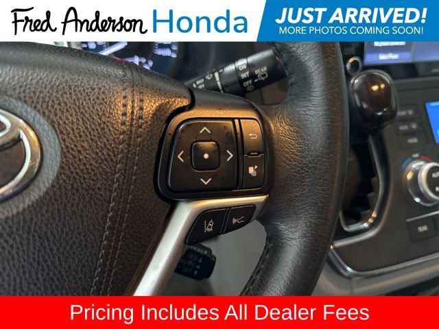 Used 2018 Toyota Sienna XLE FWD image 11