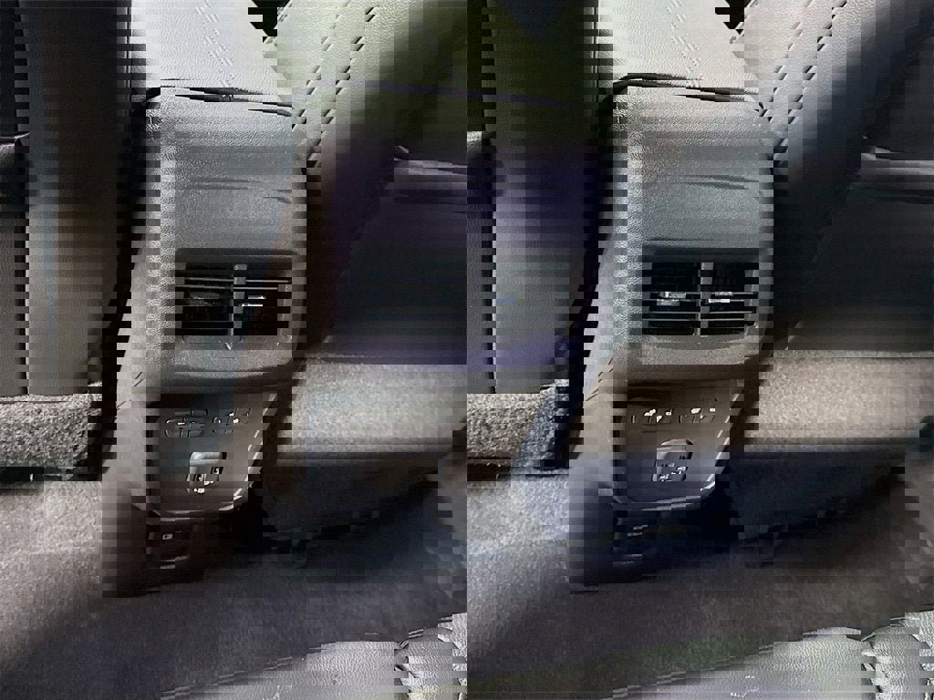 Used 2019 Chevrolet Equinox Premier image 17