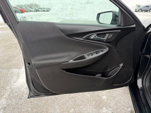 Used 2025 Chevrolet Malibu LT image 18