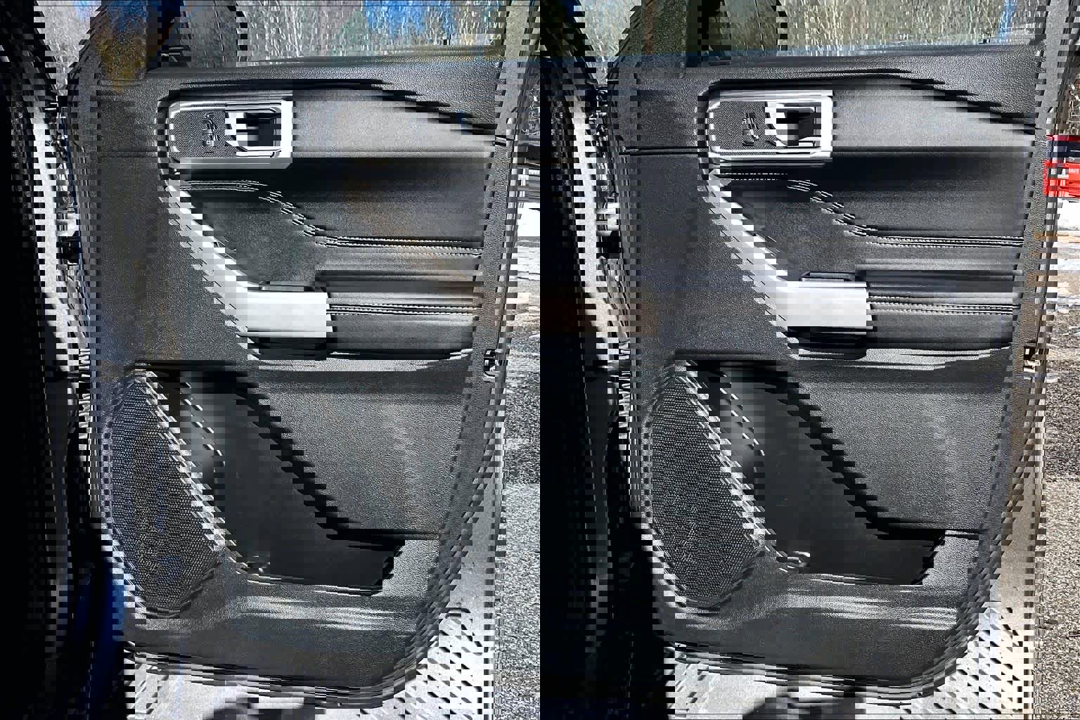 Used 2022 Ford Explorer XLT w/ Equipment Group 202A image 23