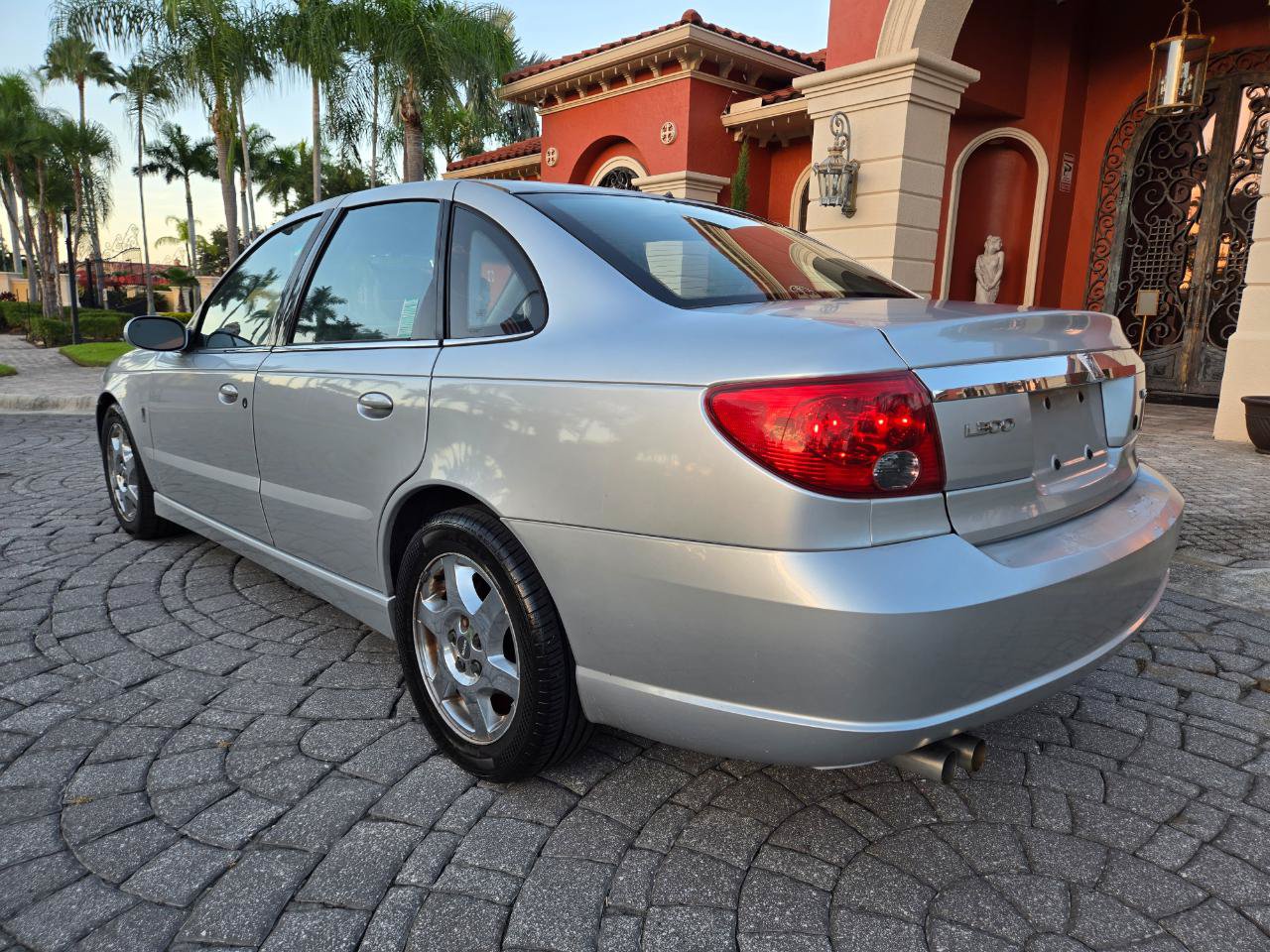 Used 2005 Saturn L-Series L300 FWD image 7