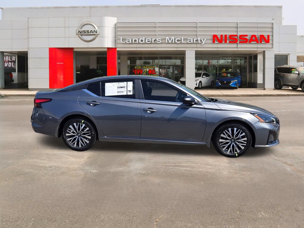 New 2026 Nissan Altima 2.5 SV FWD image 2