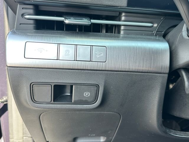 Used 2024 Hyundai Kona SEL image 17