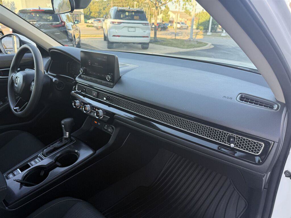 Used 2022 Honda Civic LX image 17