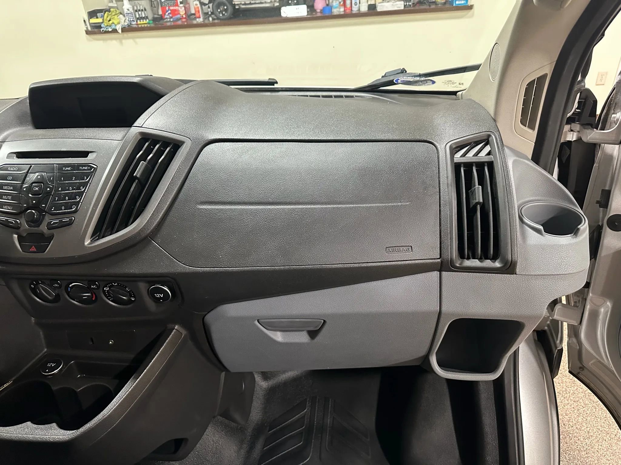 Used 2015 Ford Transit 350 XL image 34