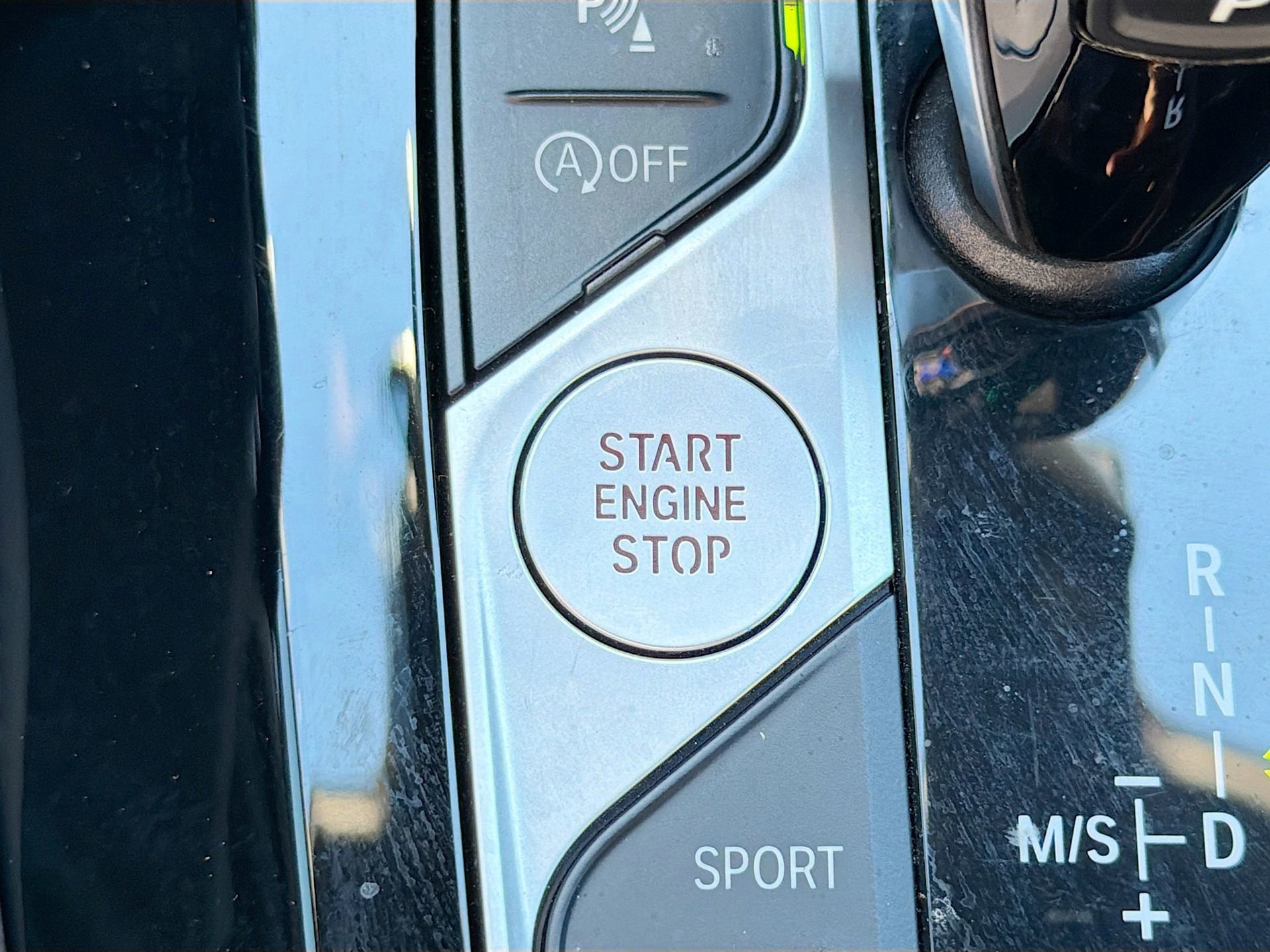 Certified 2025 BMW X4 xDrive30i image 38