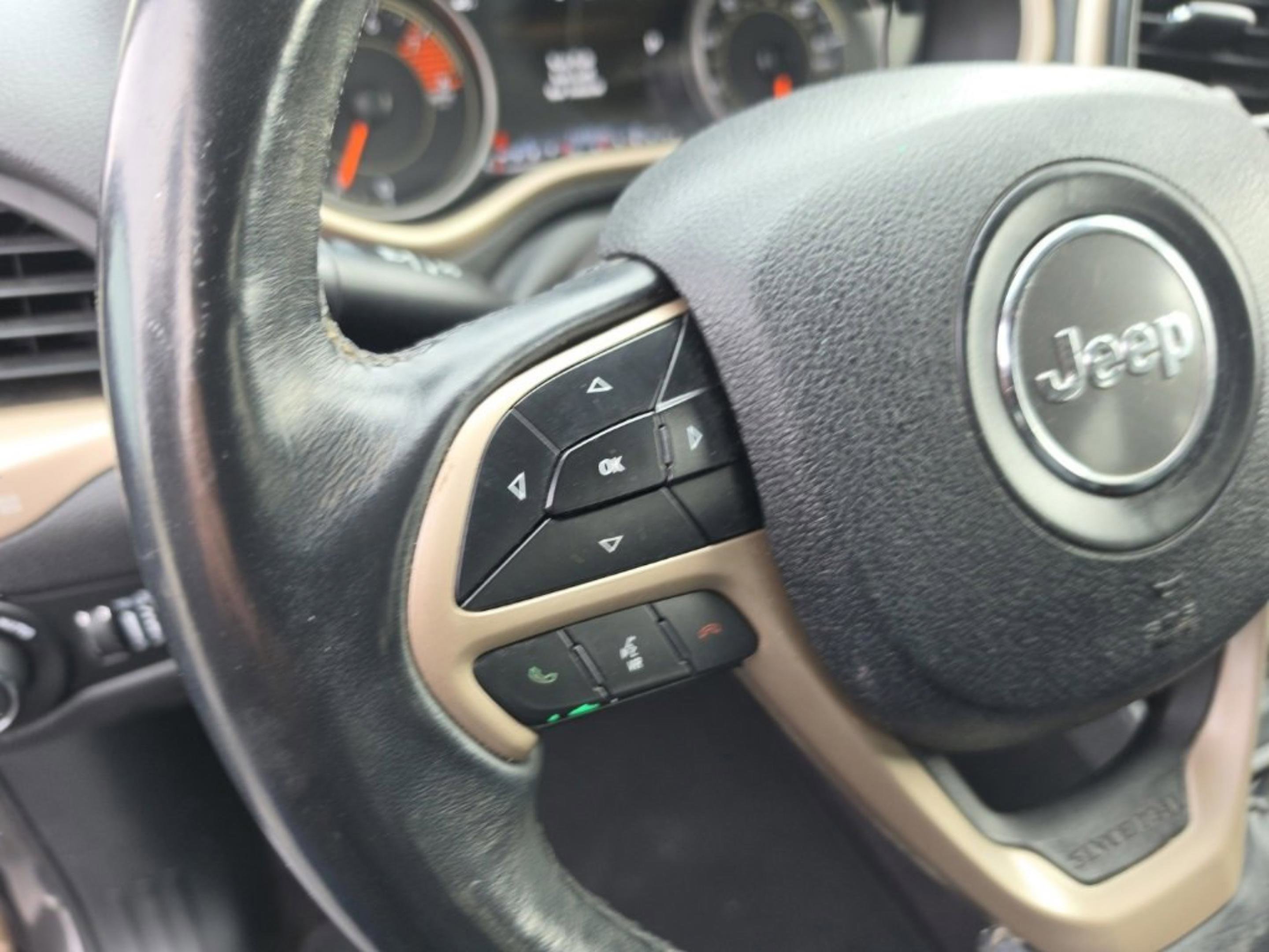 Used 2018 Jeep Cherokee Limited image 13