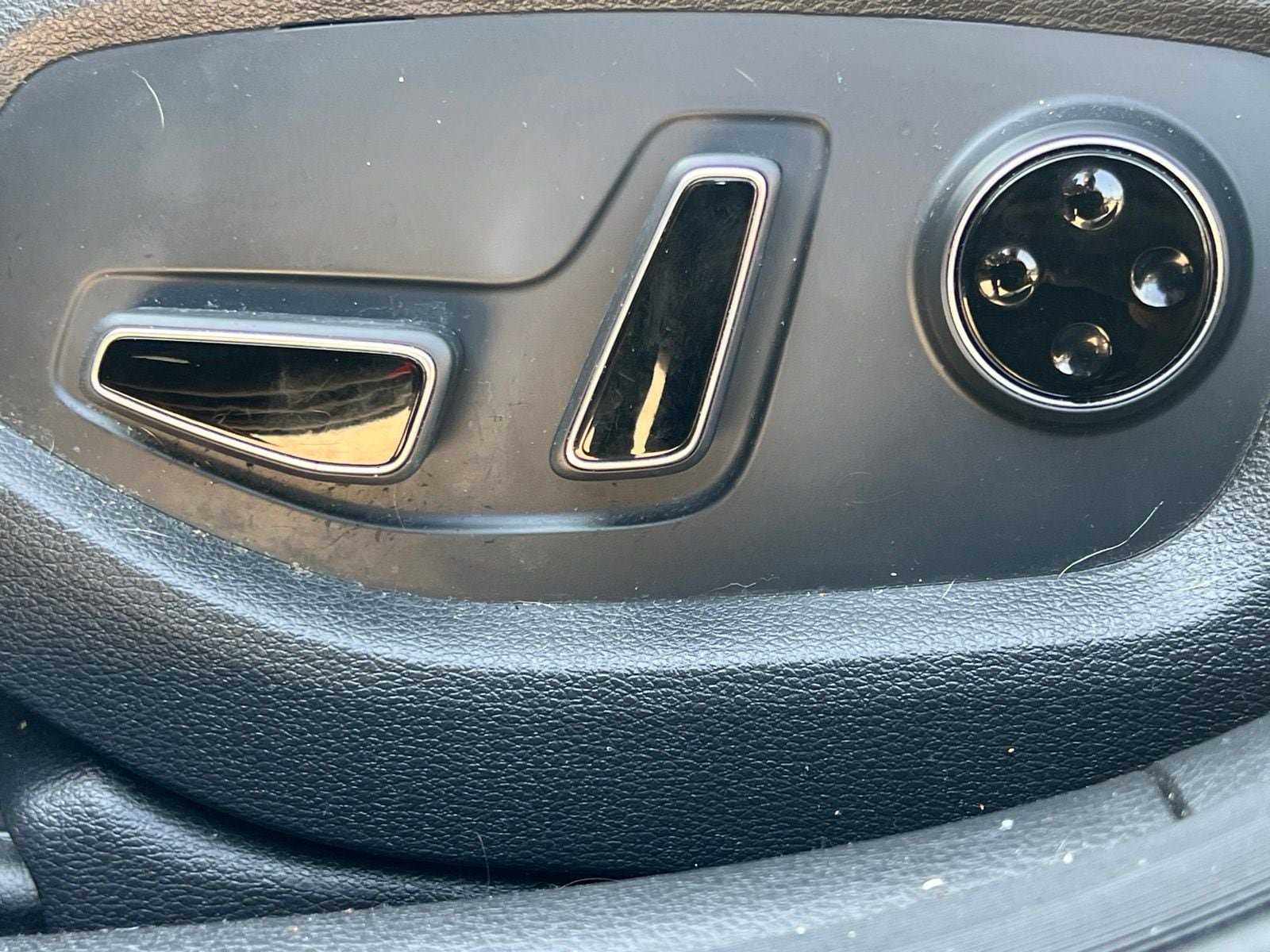 Used 2016 Hyundai Genesis 3.8 RWD image 24