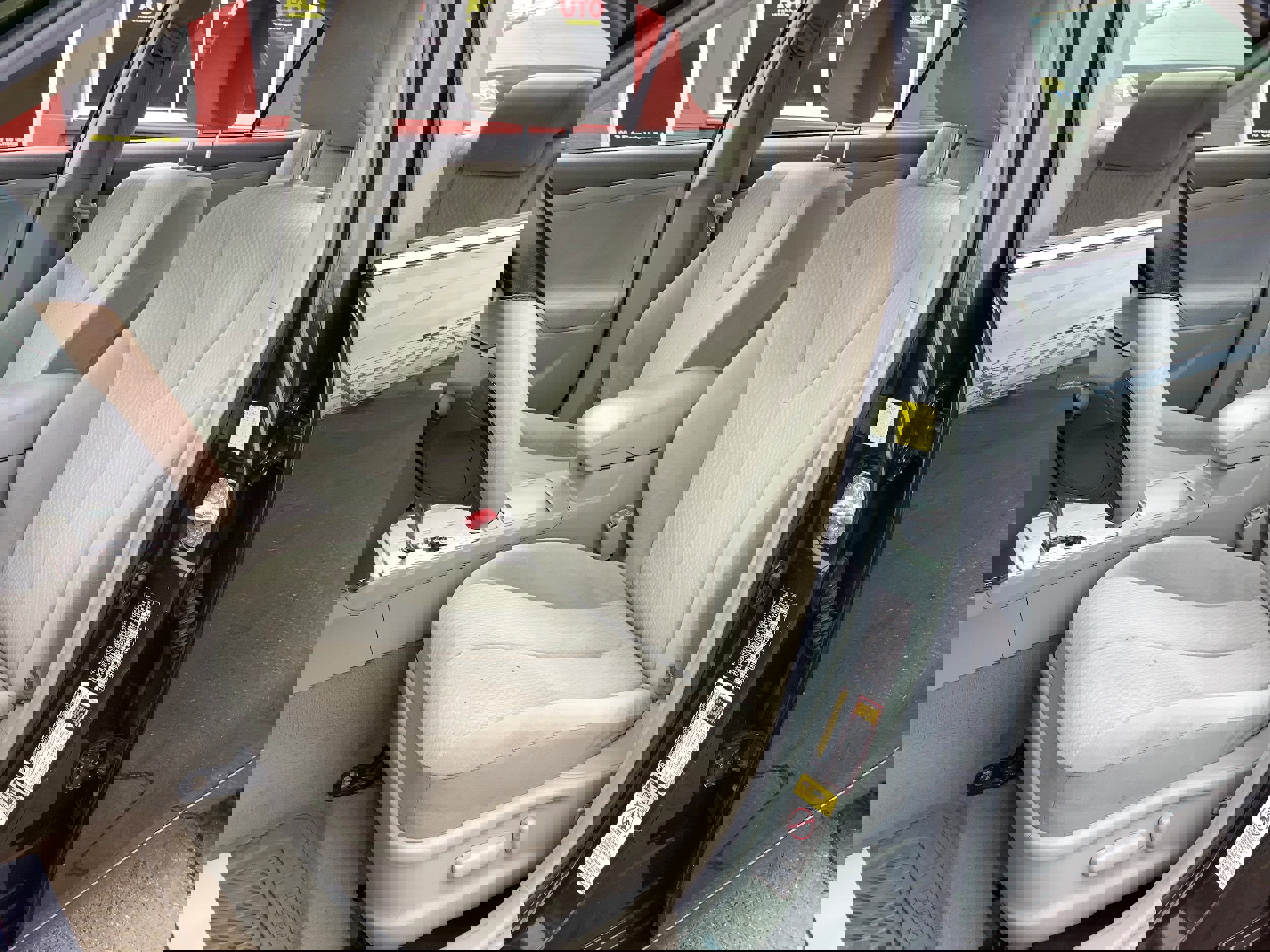 Used 2011 Toyota Camry LE image 10