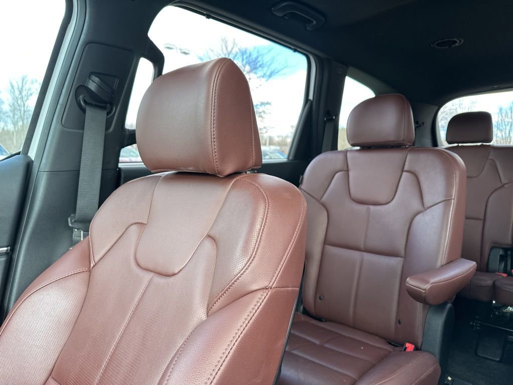 Used 2024 Kia Telluride EX w/ EX Captain's Chair Package image 11